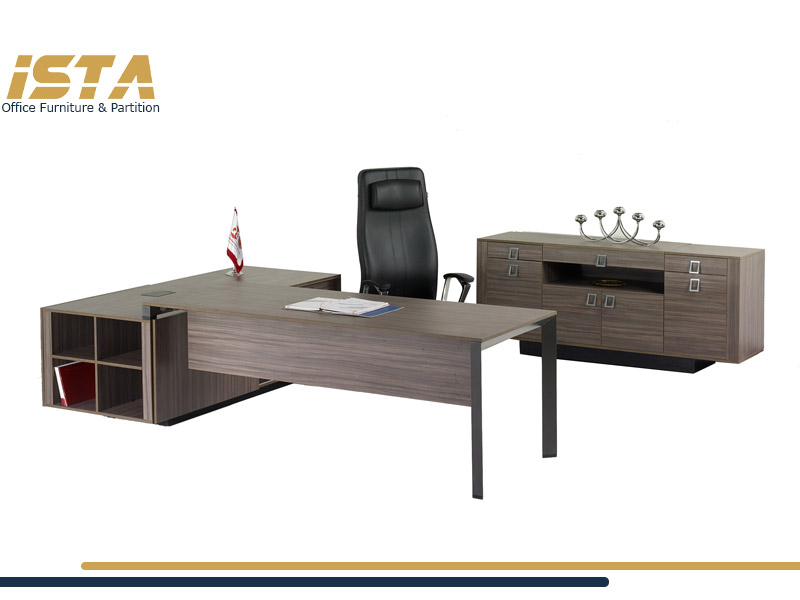 میز مدیرت سلطنتی